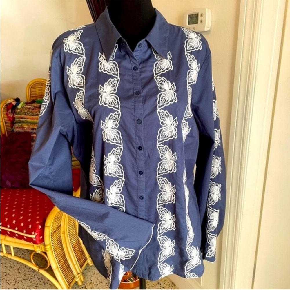 Sundance Blue Button-Up Blouse with White Floral Embroidery